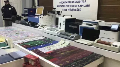 Sahte pasaport şebekesine operasyon: 9 gözaltı