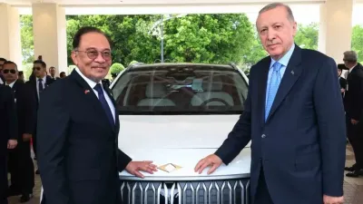 Malezya Başbakanı Enver İbrahim’e TOGG jesti