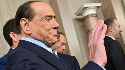 Eski İtalya Başbakanı Berlusconi son yolculuğuna uğurlanıyor