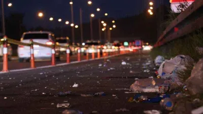 Tatilcilerin yoğunluğu azaldı, çöpleri yollarda kaldı