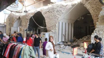 Enkaz kent Hatay'da bayram alışverişi