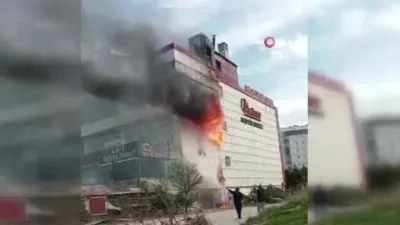 Ankara’da korkutan AVM yangını