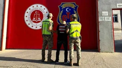 Hatay'da 25 yıl hapis cezasıyla aranan şahıs yakalanıp tutuklandı