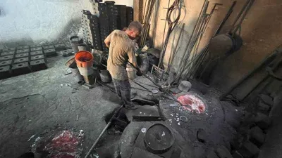 Döküm ustalarının zor mesaisi