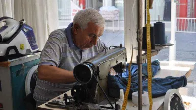 Sıcak havalar ünlü terzinin geleneğini bozdu