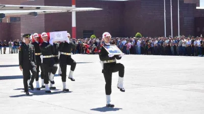 Şehit Uğur Özdemir'in naaşı memleketi Gaziantep'e getirildi