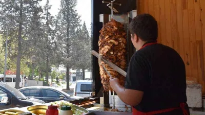 Basra sıcakları en çok dönerci ustalarını zorluyor