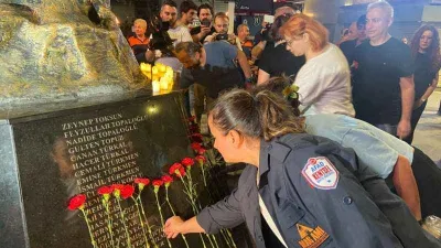 Marmara Depremi'nde hayatını kaybedenler Avcılar’da anıldı
