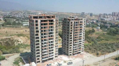 Dinamitle patlatılan 16'şar katlı iki bina bir anda yerle bir oldu, o anlar kamerada