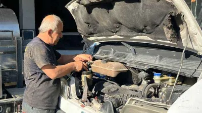 Sanayi esnafının sıcağa rağmen zorlu mesaisi