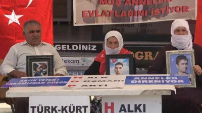 Muş’ta annelerin evlat nöbeti devam ediyor