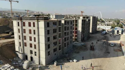 Kırıkhan’da TOKİ konutları yükseliyor