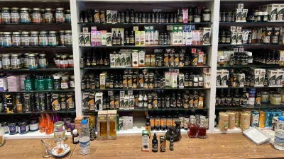 Güneşten hasar gören ciltlere karışım yağlar ve bitki çayları