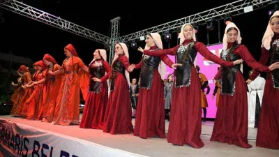 Marmaris'te Halk Dansları Festivali rüzgarı esti