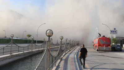Malatya’da ağır hasarlı yüksek katlı binaların patlayıcı ile yıkımları sürüyor