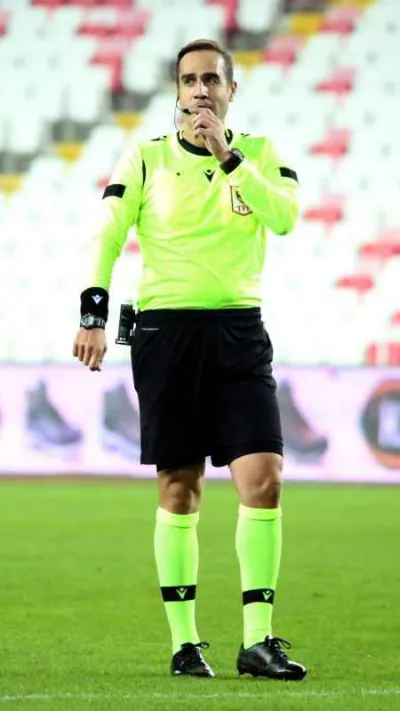 Beşiktaş - Sivasspor maçının VAR hakemi Serkan Tokat oldu