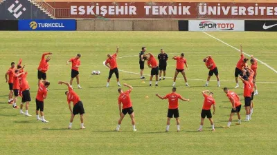 Milliler, Ermenistan maçının son çalışmasını ESTÜ Stadyumu’nda yaptı