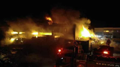 Manisa’da geri dönüşüm depolama alanında yangın