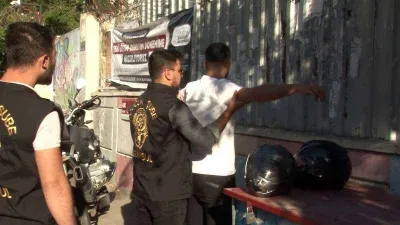 Esenyurt'ta okul önleri ve çevresinde sıkı polis denetimi