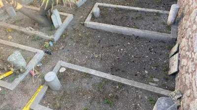 İstanbul'un fethinde şehit olan askerlerin kabirlerinin bulunduğu türbe çöplüğe döndü