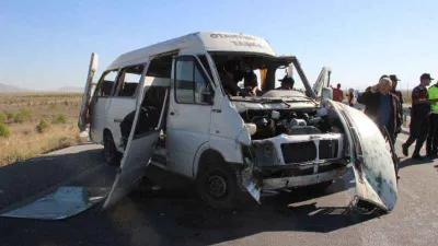 Karaman'daki minibüs kazasında ölü sayısı 2'ye yükseldi