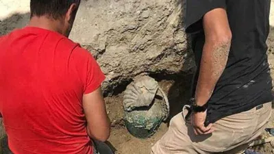 Anavarza Antik Kenti'nde hazine bulundu