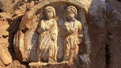 Temel kazısında tarihi mezar steli ve kalıntılar bulundu