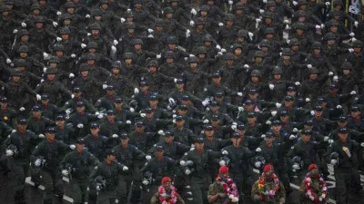 Güney Kore'den gövde gösterisi: 10 yıl sonra ilk askeri geçit töreni