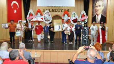 Mersin'de 'Edebiyat Defilesi' ilgi gördü