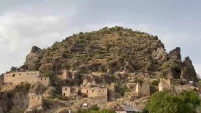 Çukurca'nın 400 yıllık kale evleri butik otel oluyor