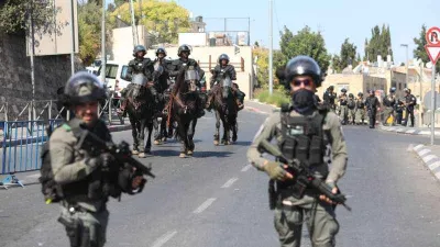 İsrail polisinden Kudüs'te Filistinlilere gaz bombası ve plastik mermiyle müdahale