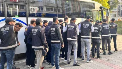 İzmir'de FETÖ’ye kıskaç: 84 kişi adliyede