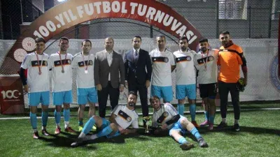 Ağrı’daki futbol turnuvasının şampiyonu Çanakkale Spor