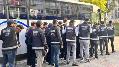 İzmir'deki FETÖ’ye kıskaç operasyonunda 28 tutuklama