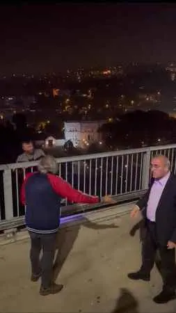 Abdurrahim Albayrak köprüdeki intihar girişimini engelledi