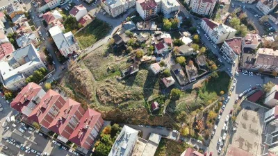 Üstüne mahalle kurulan höyük araştırılmayı bekliyor