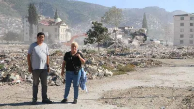 Depremzedeler 9 aydır haber alamadıkları yakınlarını umutla bekliyor