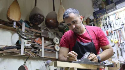 Sivas’ta dede mesleğini sürdüren en genç saz ustası