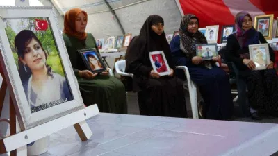 Diyarbakır annelerinin HDP önündeki nöbeti sürüyor