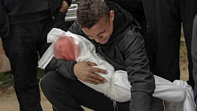 İsrail gece boyu Gazze Şeridi'ni vurdu