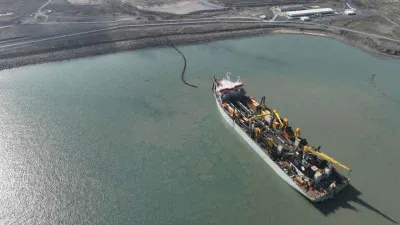 İstanbul Havalimanı inşaatında çalışan dev gemi havadan görüntülendi