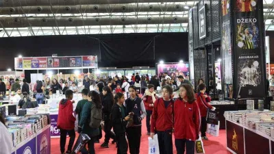 Antalyalı kitapseverler fuara akın etti