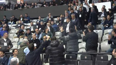 Beşiktaş Başkan Adayı Serdal Adalı, alkışlarla karşılandı