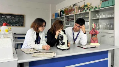 Eskişehirli öğrenciler kanserli hücreyi iyileştirdi, ödül aldı