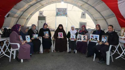 Diyarbakır anneleri bin 559 gündür evlatları için nöbette