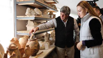 Metropolis Antik Kenti'nde ortaya çıkarılan eserler tanıtıldı