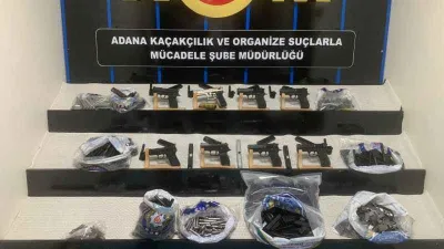 Silah üretimi yapılan iki eve baskın