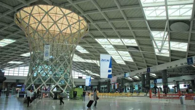 İzmir'de uçak seferlerine sis engeli