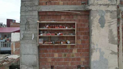 Bina yıkıldı, kavanozlar 11 aydır aynı yerde