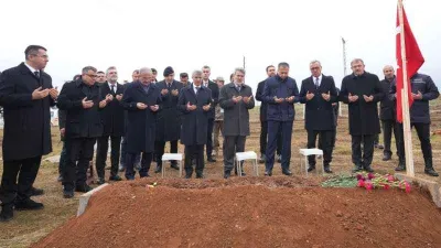 Bakan Yerlikaya şehit ailelerini ziyaret etti